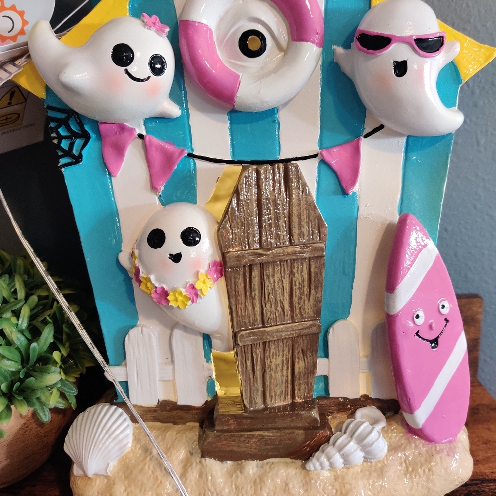 Light Up Ghost Beach House Summerween Halloween Decoration Haunted NWT New - Picture 4 of 12